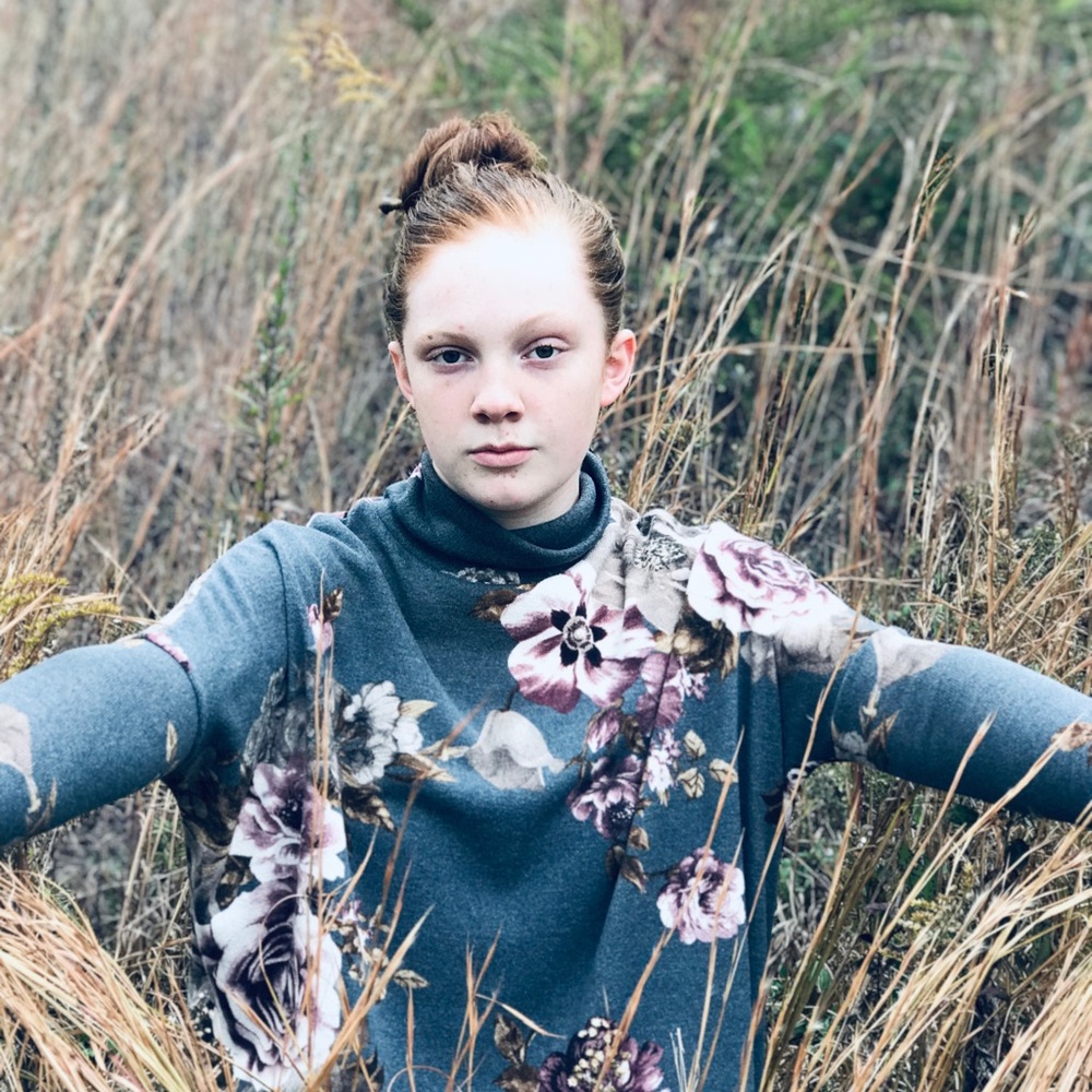 Grey/purple vertical top